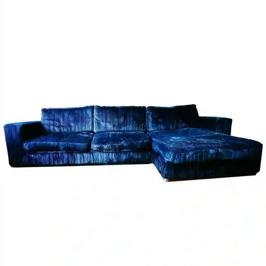 Sofá con asiento alargado y brazos bajos - azul